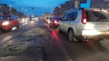 Красный Путь в Омске встал в огромной пробке из-за ДТП