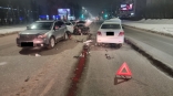 В Омске автомобили разбились в тройном ДТП на проспекте Мира с двумя пострадавшими