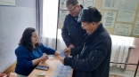 Владимир Корбут посетил избирательные участки Омска на старте голосования на выборах президента
