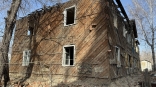 В Омске при разборе расселенного 70-летнего дома обнаружились неожиданные находки