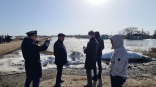 Из затопленных поселков Омской области начали откачивать воду