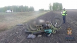 В Омской области после падения в кювет погиб водитель мотоцикла