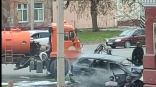Водителя поливомоечной машины омского УДХБ поощрят за помощь пожарным