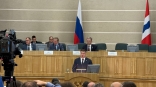 Губернатор Виталий Хоценко выступает с отчетом о деятельности облправительства в 2023 году