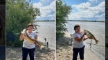 Омичка вытянула из реки огромного «речного монстра»