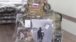 В Омском районе снабжают экипировкой заключивших контракт бойцов
