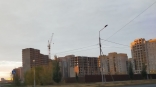 Омичи массово жалуются на недоделанную многоэтажку: что им отвечают власти
