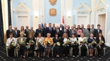 Отец омского министра получил почетное звание заслуженного работника здравоохранения