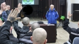 Омским заключенным рассказали об особенностях поиска людей и ориентирования на местности