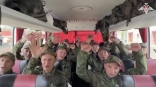Минобороны показало кадры возвращения российских военнослужащих из плена ВСУ