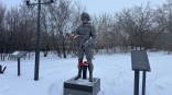 В трех районах Омской области открыли мемориал погибшим героям СВО