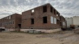 Мэр Шелест показал ход строительства детсада на Завертяева
