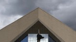 У СКК имени Блинова в Омске монтируют большую сцену