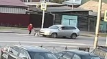 Ребенка выкатила впереди: кадры жуткого ДТП попали на видео