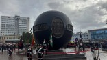 «Теперь точно не укатится»: в Омске открыли площадь Бухгольца с новым шаром «Держава»