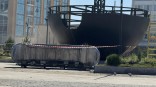 На площадь Бухгольца доставили бронзовые барельефы для обновленной «Державы»