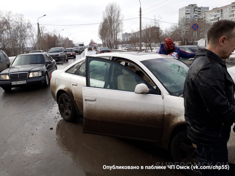 Чп омск происшествия свежие новости. Авария на Волгоградской Омск. ДТП на Волгоградской Омск. ДТП на Волгоградской Омск вчера. ДТП на Волгоградской улице Омск.