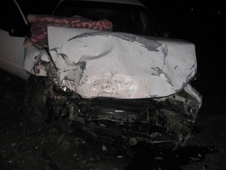 В Омске иномарка врезалась в две машины, пострадали два человека В Омске иномарка врезалась в две машины, пострадали два человека