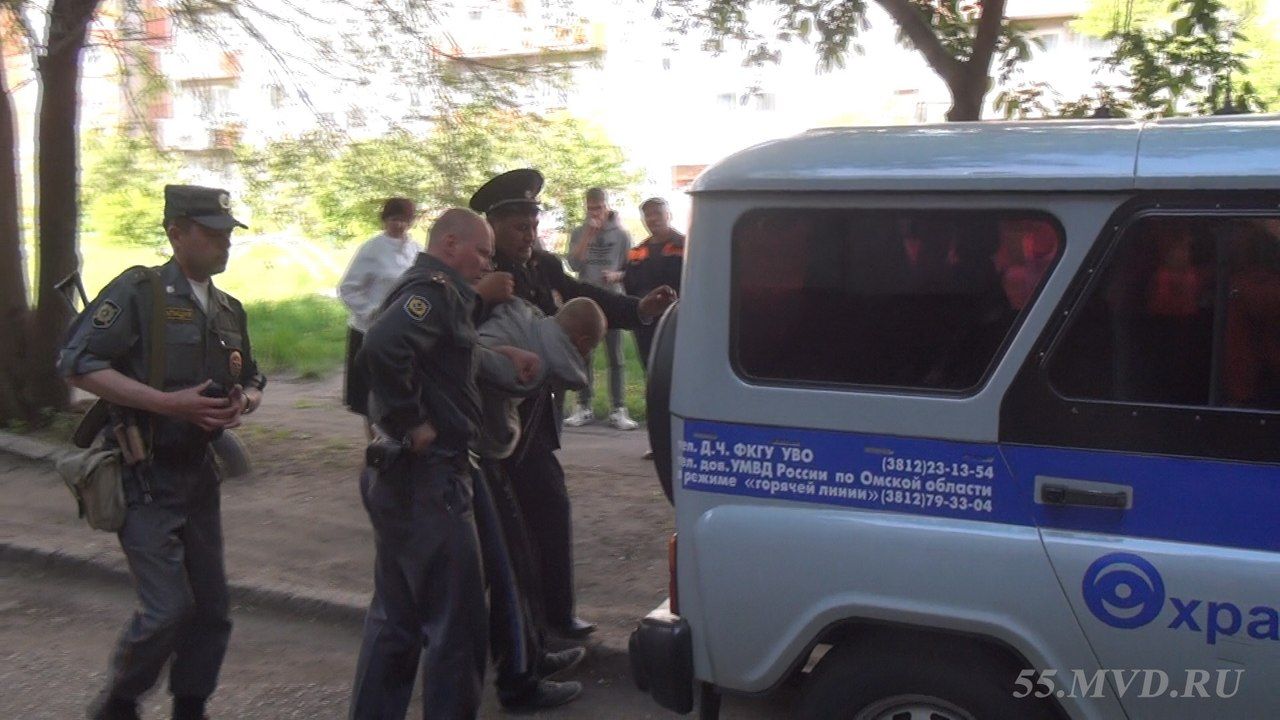 Пьяный дебошир угрожал соседям взорвать жилой дом в Амуре