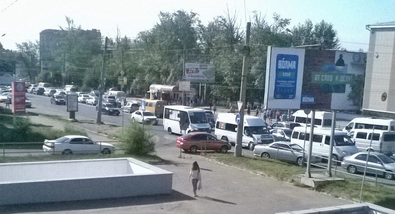 Омичи угодили в километровую пробку у Телецентра из-за незначительного ДТП Омичи угодили в километровую пробку у Телецентра из-за незначительного ДТП