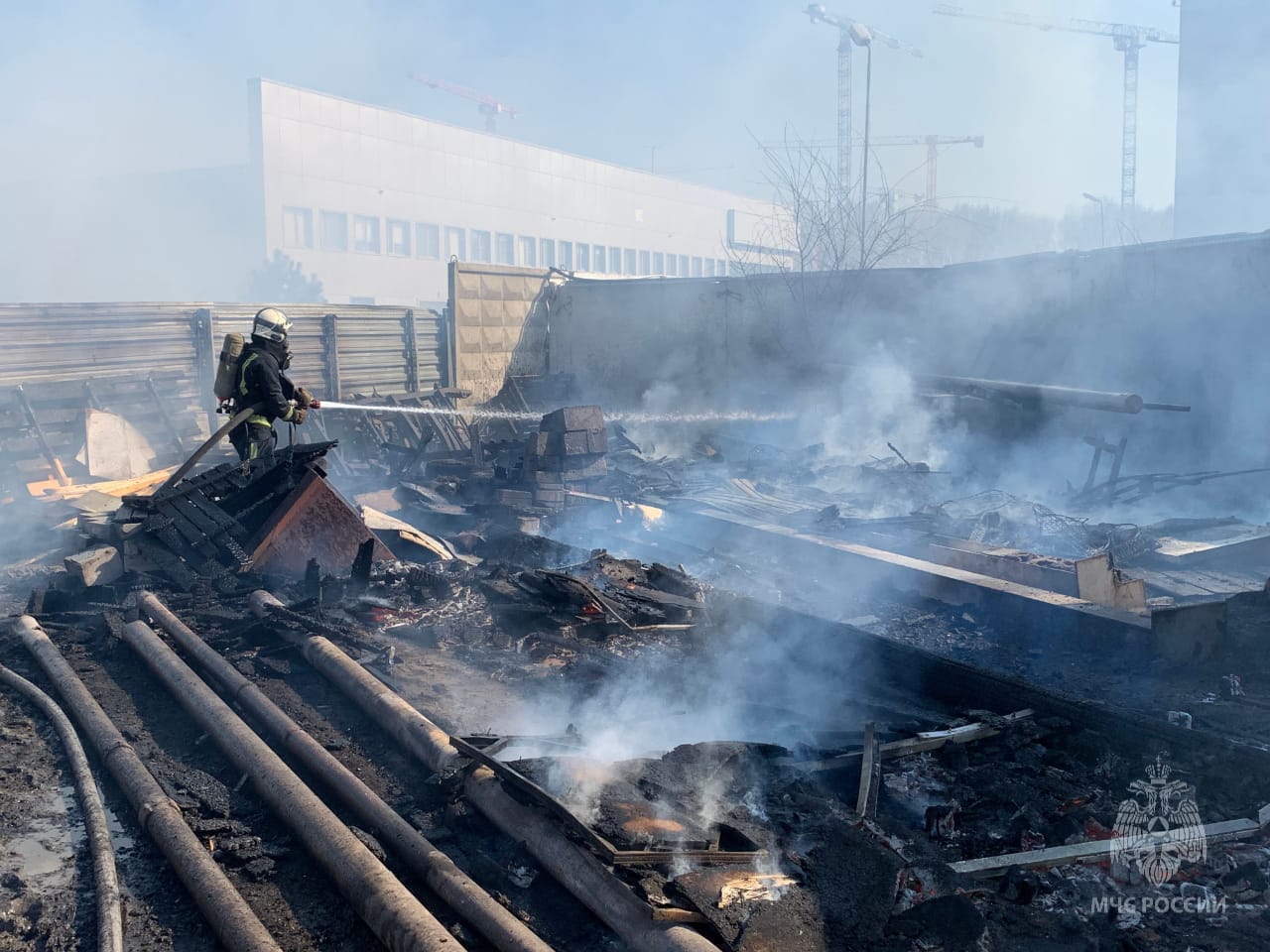 Появились фото масшатабного пожара на Левобережье в Омске | 02.05.2023 |  Омск - БезФормата