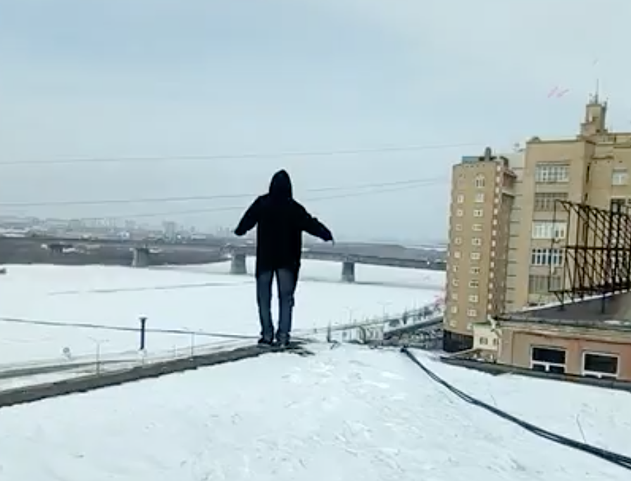 Фото на краю моста ночью