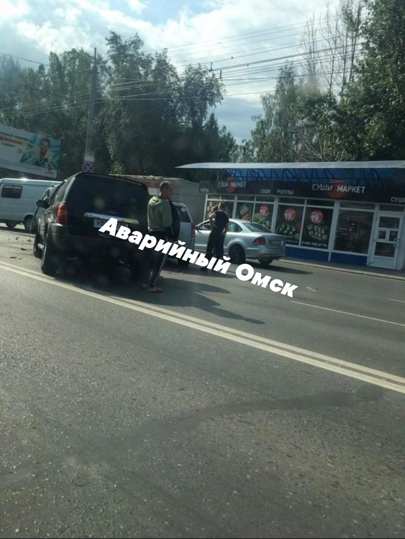 В Омске из-за ДТП на проспекте Мира образовалась огромная пробка