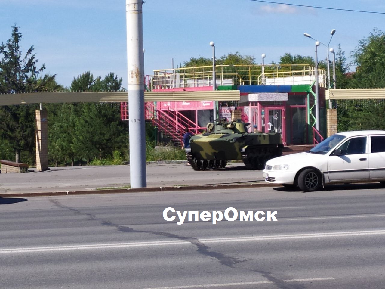 В центре Омска замечена военная техника — СуперОмск