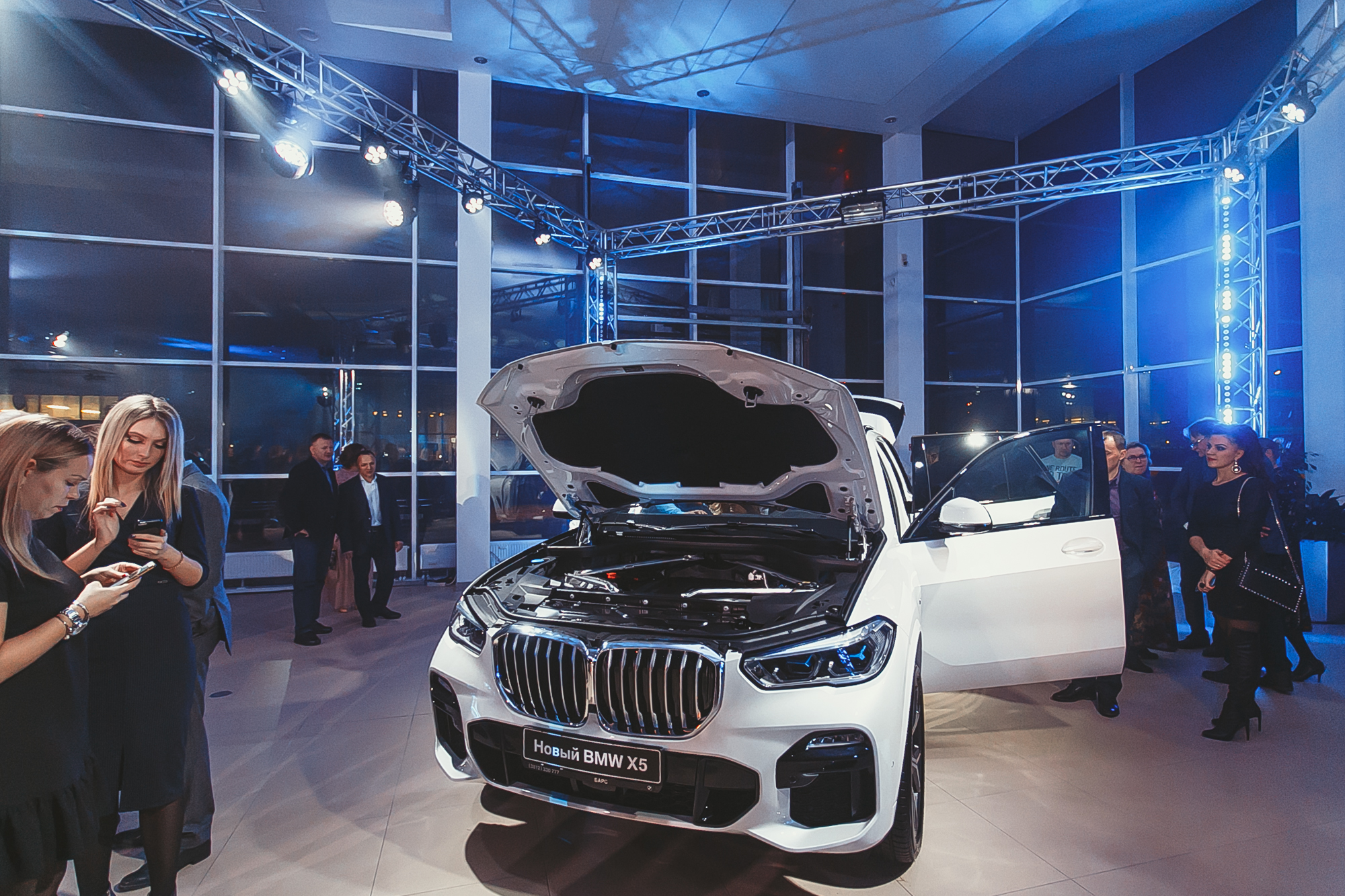 В Омске презентовали абсолютно новый BMW X5 — СуперОмск