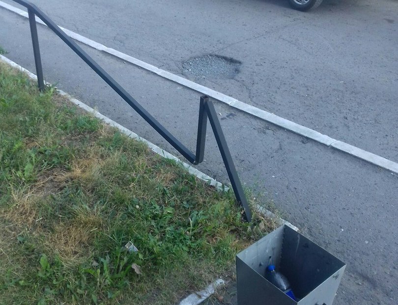 Чудом выжившая омичка выпала из окна 10 этажа после ссоры с парнем