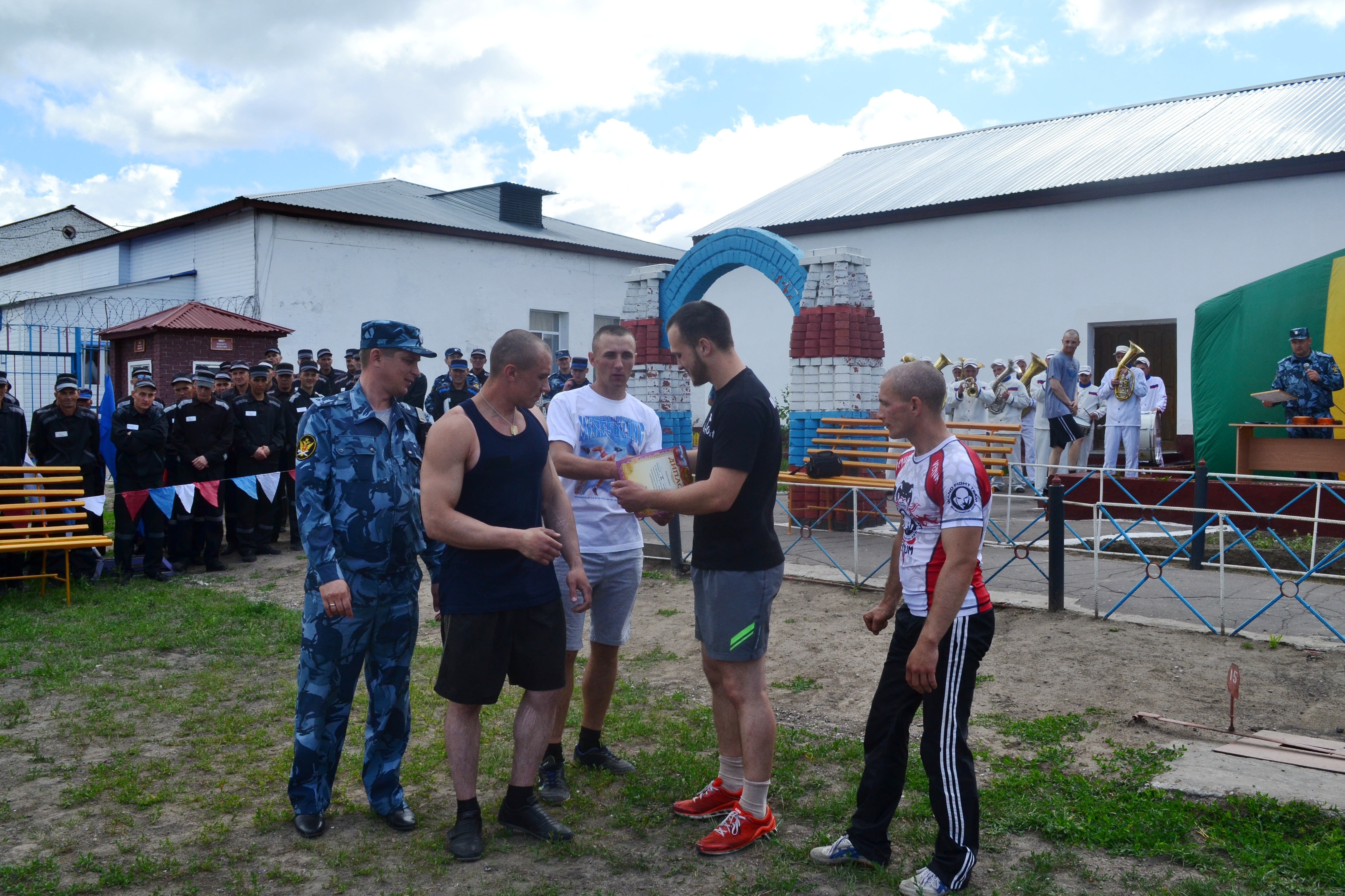 В омской колонии № 2 прошли соревнования по воркауту
