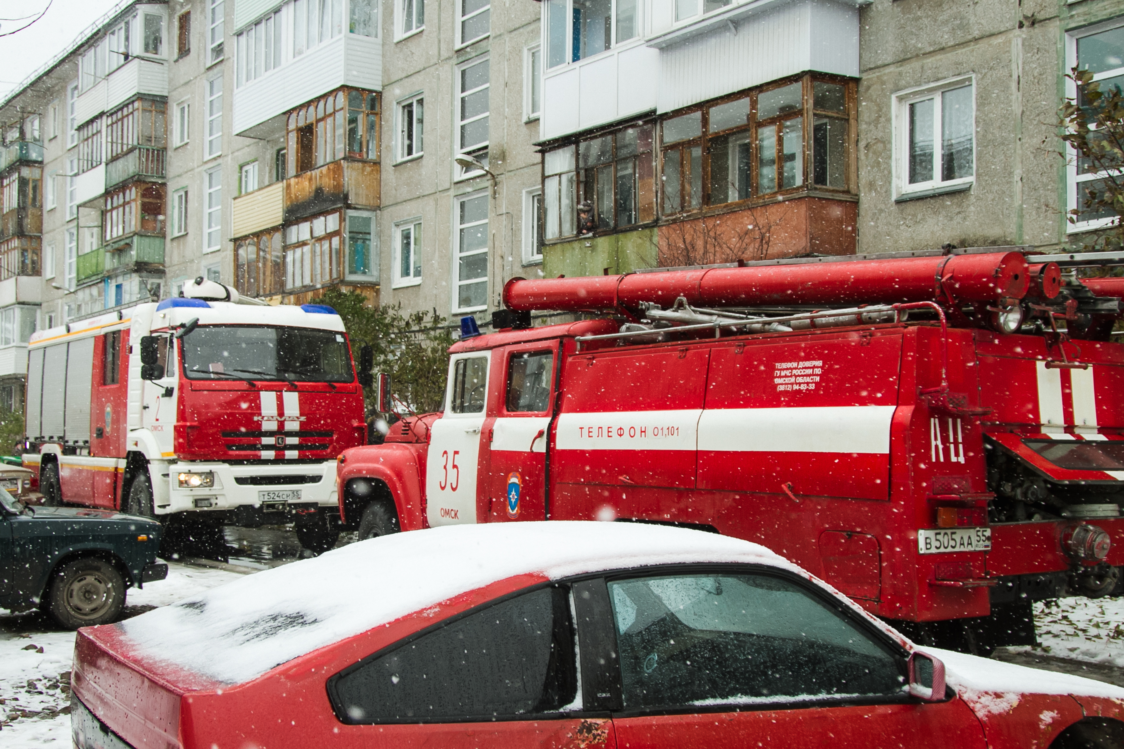 В Омске при пожаре в пятиэтажке на 21-ой Амурской пострадал мужчина —  СуперОмск