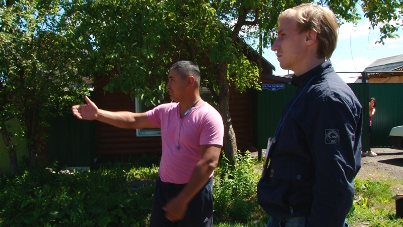 «Выхожу – кровь по всей дороге»: жители Амурского поселка перегородили проезд после смертельного ДТП