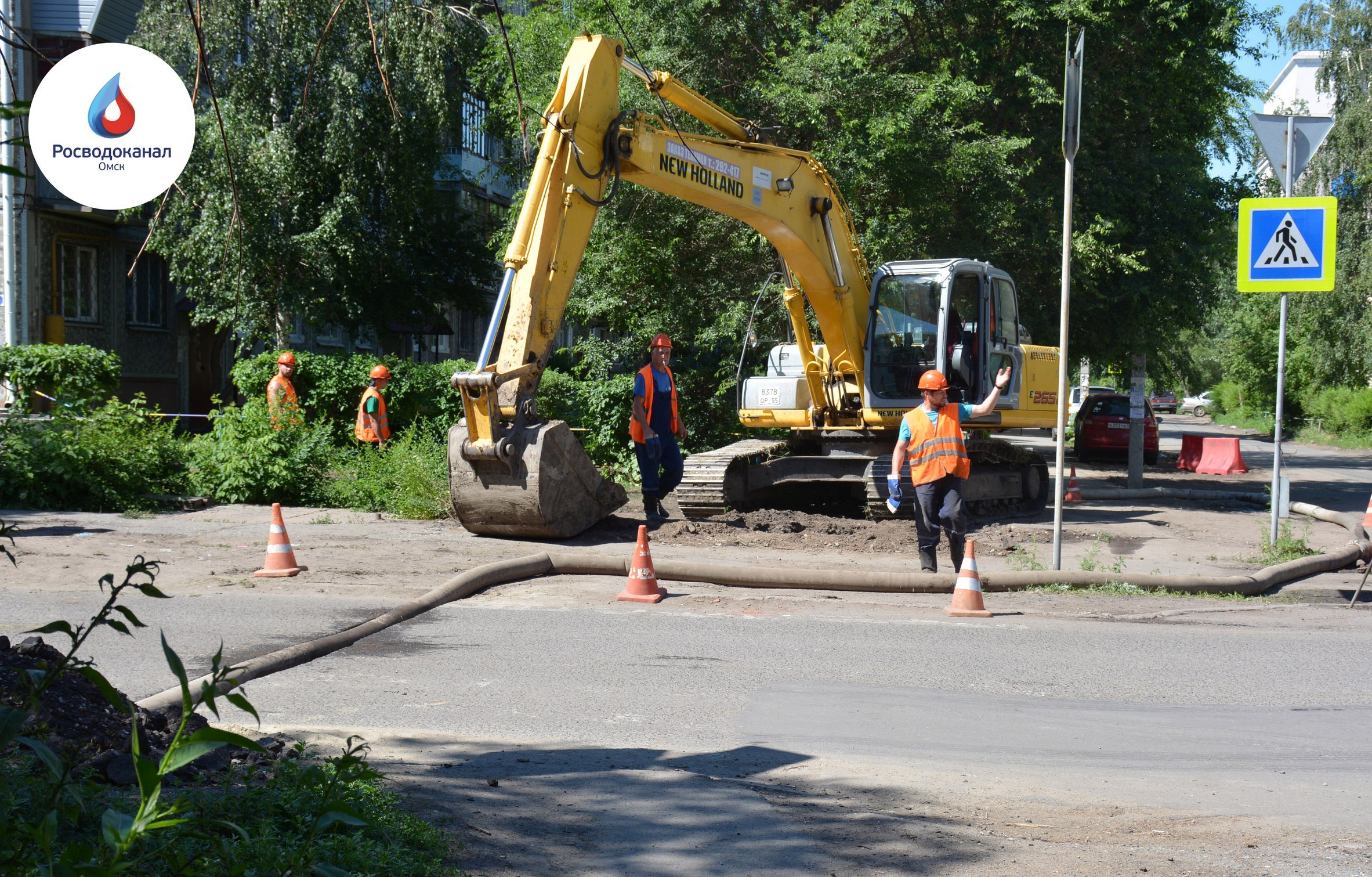 Омск замена. Водоканал Омск территория. ОМСКВОДОКАНАЛ благоустроили. Экскаваторы Росводоканала Омск. Лето - Водоканал.