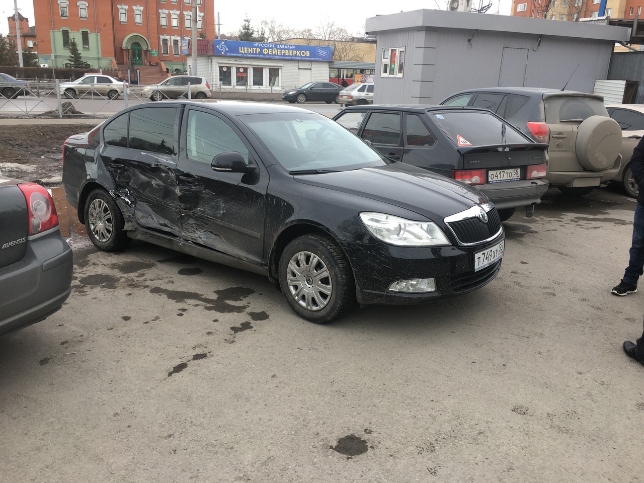 В Омске в серьезном ДТП пострадало 4 человека, в том числе 2 детей В Омске в серьезном ДТП пострадало 4 человека, в том числе 2 детей