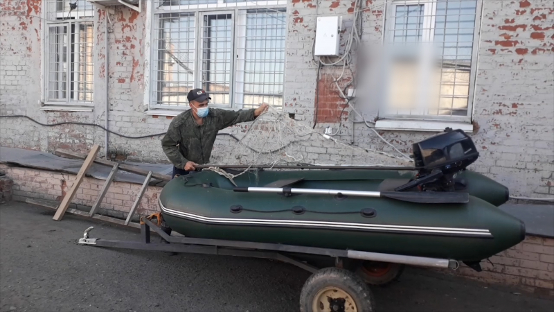 Двум омским рыбакам грозит колония за вылов осетра Двум омским рыбакам грозит колония за вылов осетра