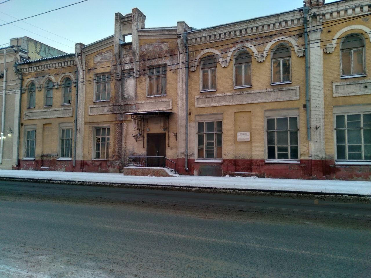 Некрасивое: шесть унылых зданий в центре Омска — СуперОмск