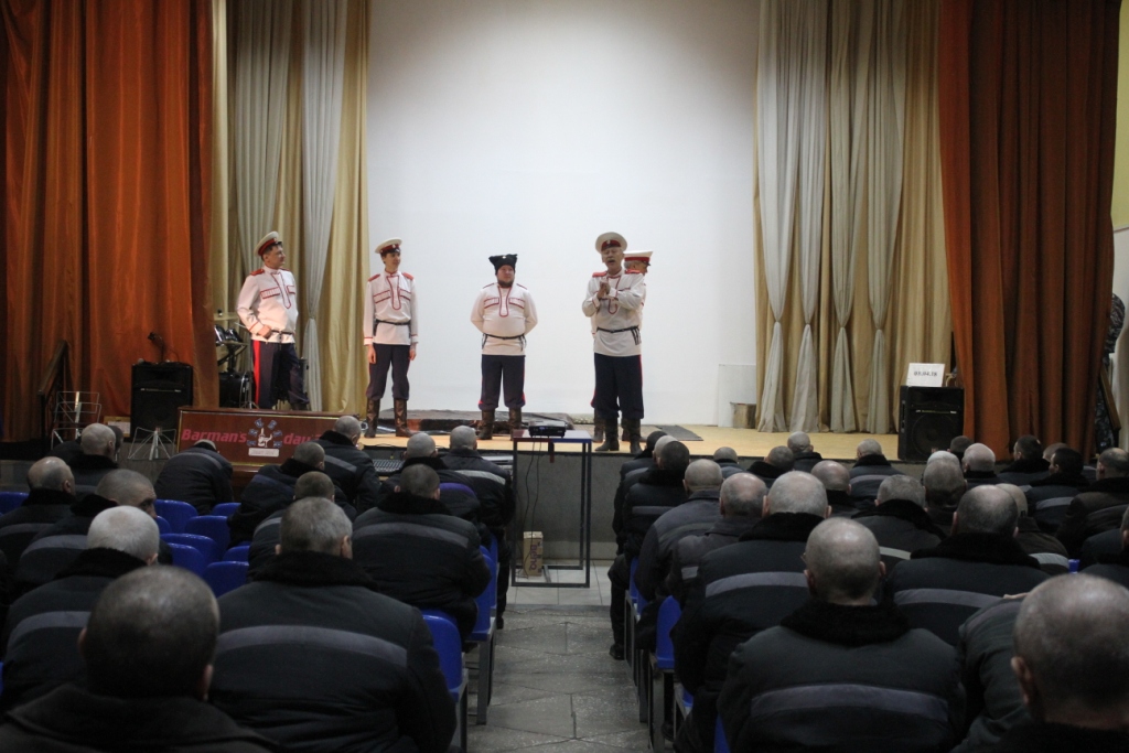 Пасха в колонии