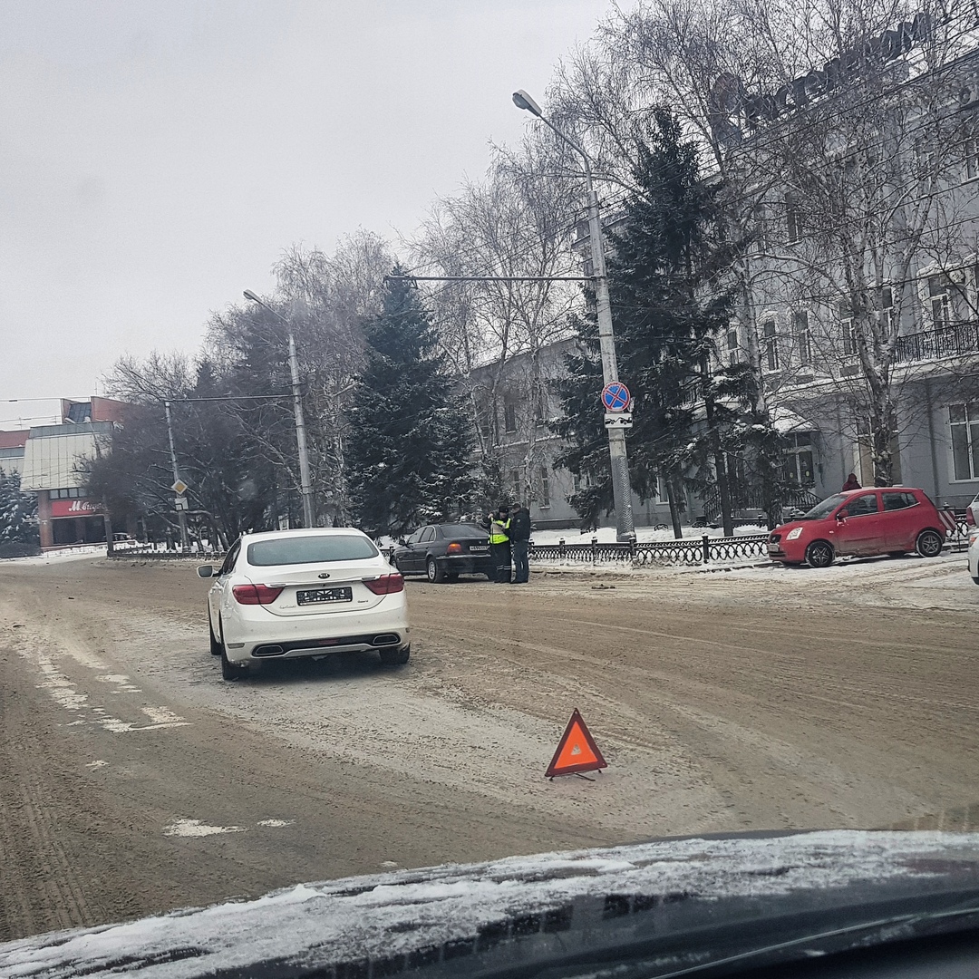 Автомобиль мэра Омска Фадиной попал в ДТП — СуперОмск