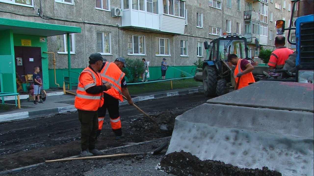 Депутат Омского горсовета Дмитрий Сахань помогает в преображении городских  дворов — СуперОмск