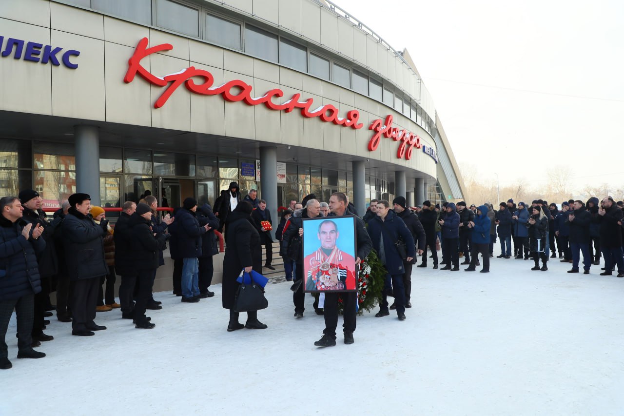 В Омске простились с легендарным самбистом Александром Пушницей В Омске простились с легендарным самбистом Александром Пушницей