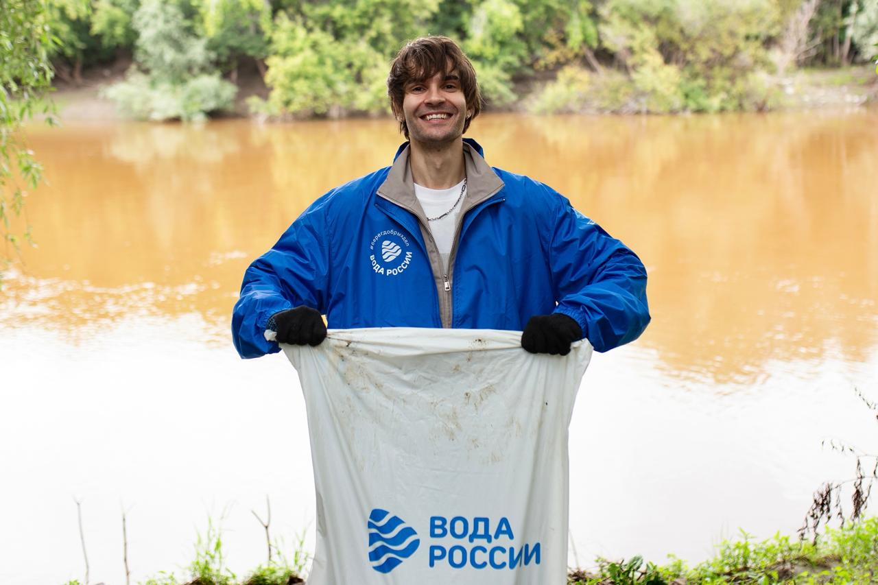 Певец и музыкант Никита Киоссе 