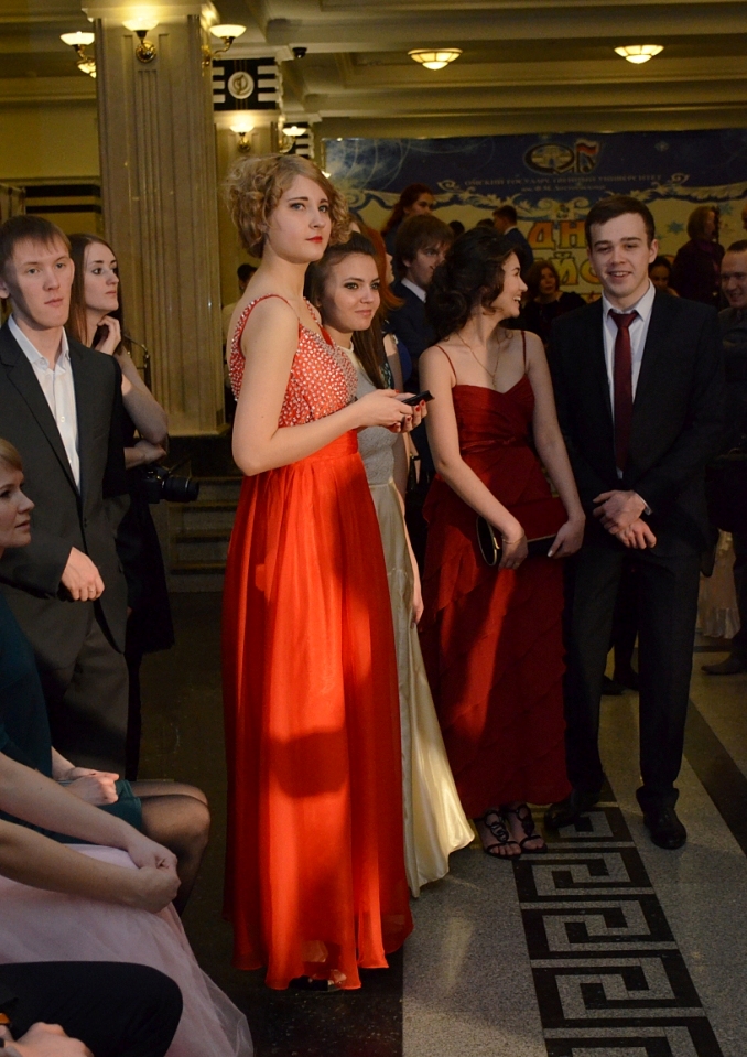 Блистать на балу. Бал картина. Полонез 19 века на балах. Блистать на балу. Менуэт 18 века.