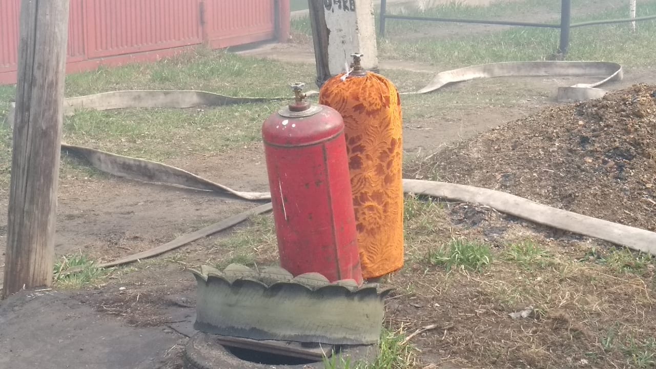 В Омске в частном доме взорвался газовый баллон В Омске в частном доме взорвался газовый баллон