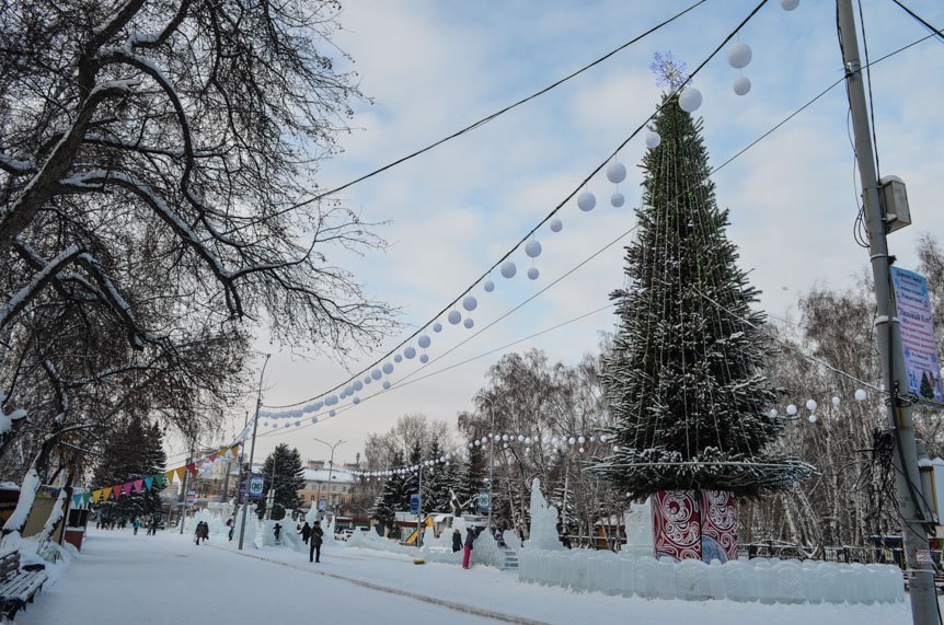 Влксм омск. Парк 30 летия ВЛКСМ Омск зима. Парк 30 лет ВЛКСМ В Омске зимой. Парк ВЛКСМ Омск зимой. Парк культуры и отдыха 30 лет ВЛКСМ Омск зимой.