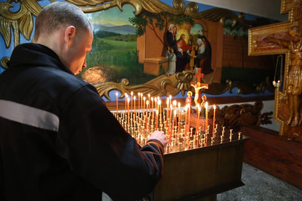 Пасха в колонии