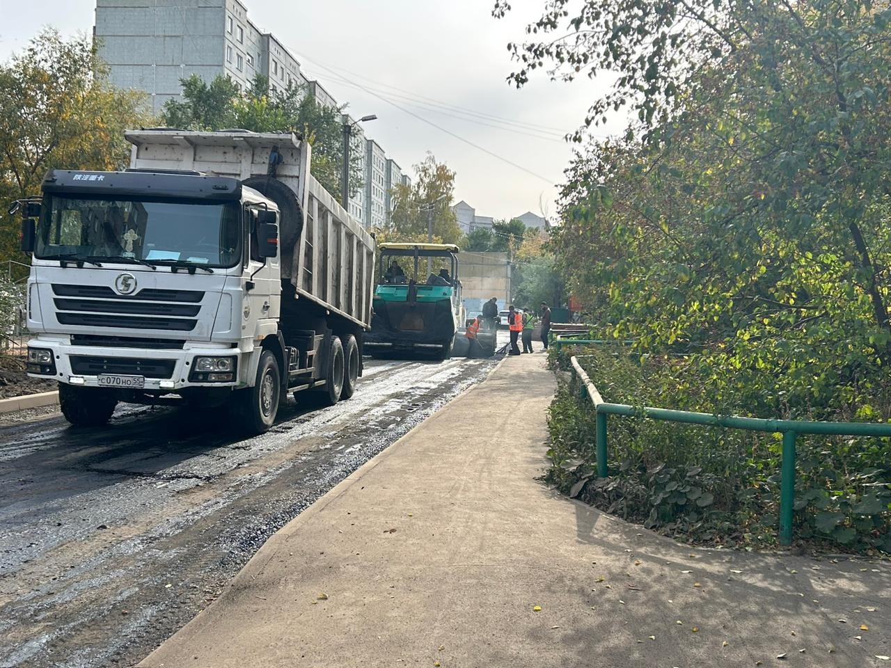 В Ленинском округе Омска завершается благоустройство дворов по нацпроекту —  СуперОмск