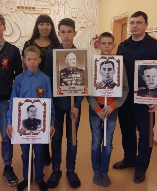 Омские следователи рассказали детдомовцам историю «Бессмертного полка»