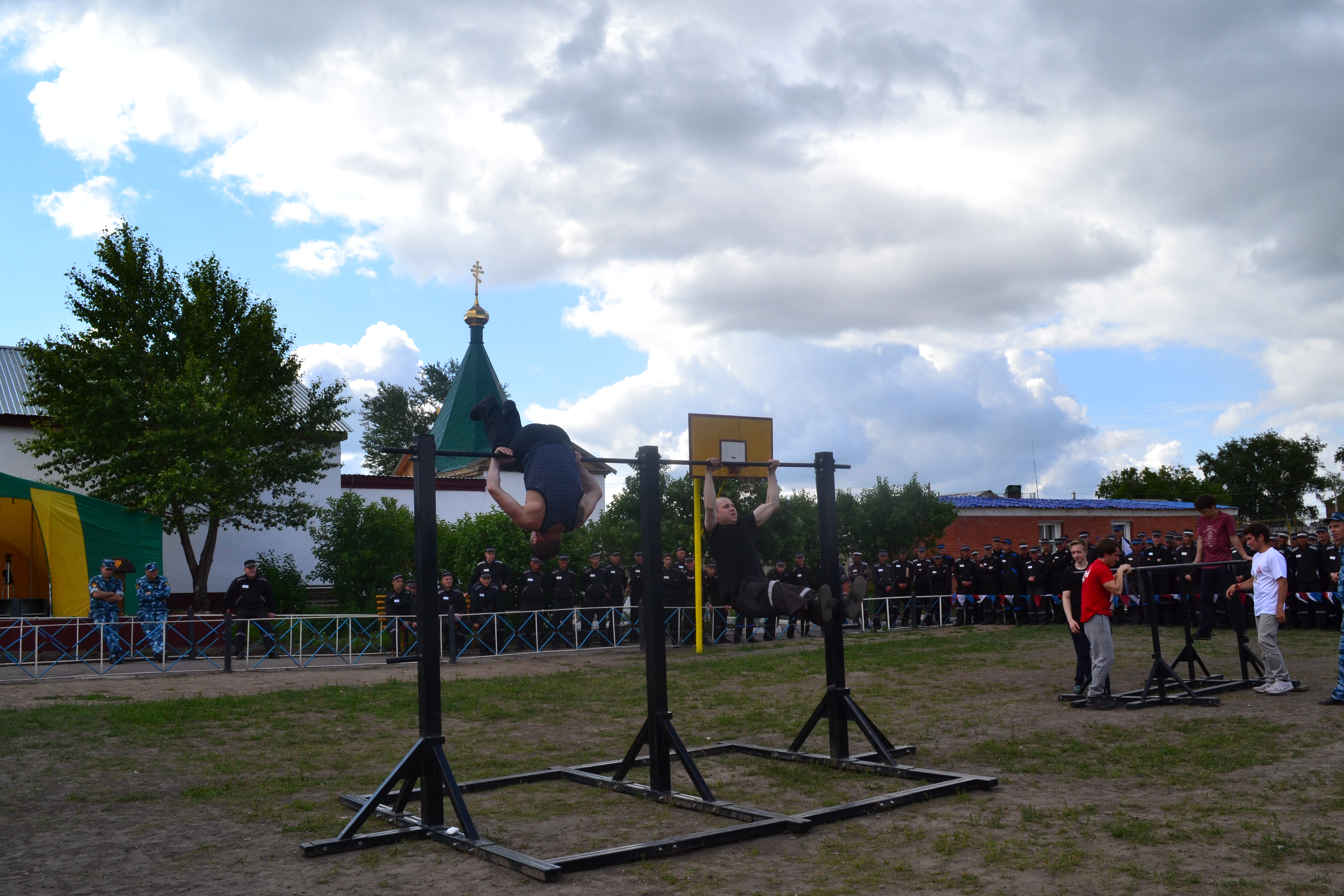В омской колонии № 2 прошли соревнования по воркауту