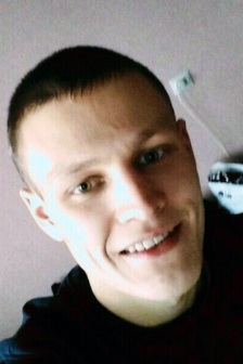 В Омске уже 10 дней не могут найти молодого парня со шрамом на щеке В Омске уже 10 дней не могут найти молодого парня со шрамом на щеке